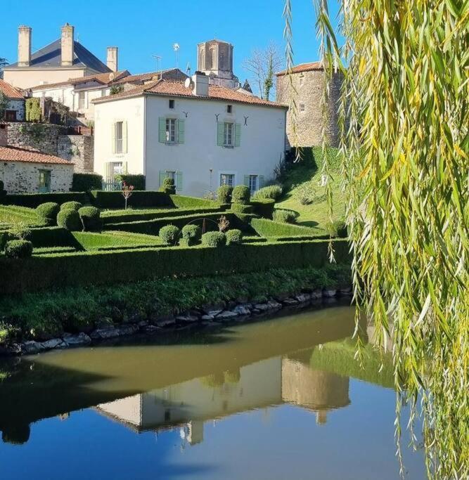 Le Pavillon Bleu Vouvant - Gite Maison Zewnętrze zdjęcie