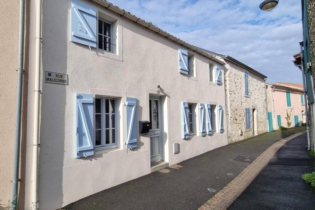Le Pavillon Bleu Vouvant - Gite Maison Zewnętrze zdjęcie